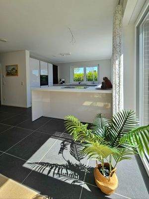 Schlichte Eleganz - die offene Küche von Nolte