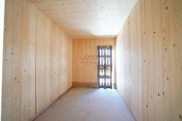 hauswirtschaftsraum mit zugang zur Garage 
