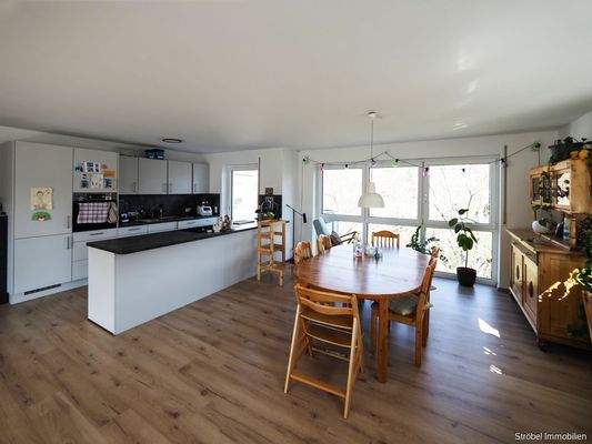Essbereich mit Küche