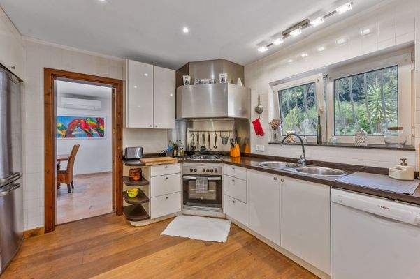 Kitchen in villa in Bendinat 2