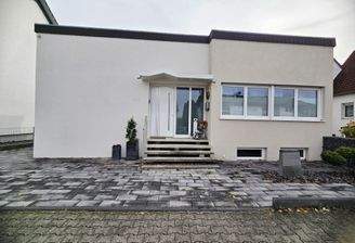 Ansicht Vorne, Straßenseite