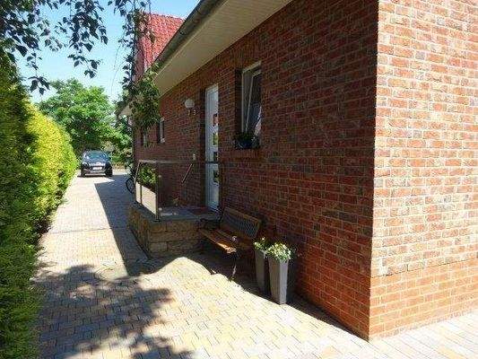 Seitenansicht/Eingang Anbau