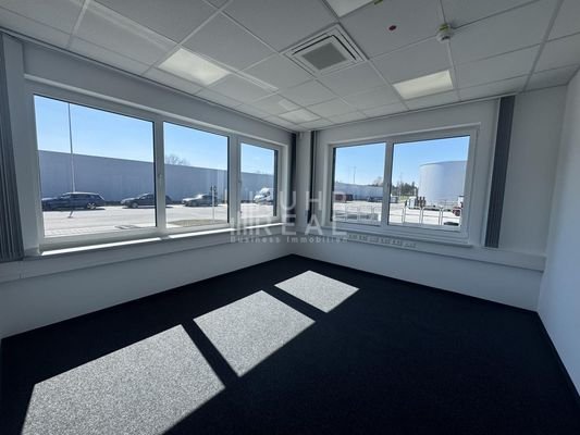 Eckbüro EG