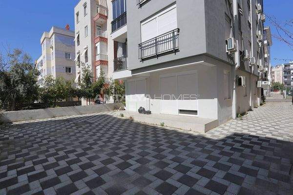 1-Bedroom Flat near Daily Amenities in Antalya Muratpaşa