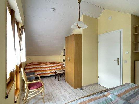 Geräumiges Schlafzimmer