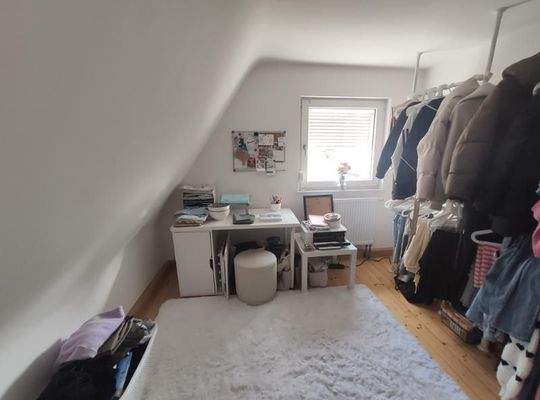 OG: Arbeits- /Kinderzimmer Bild 2