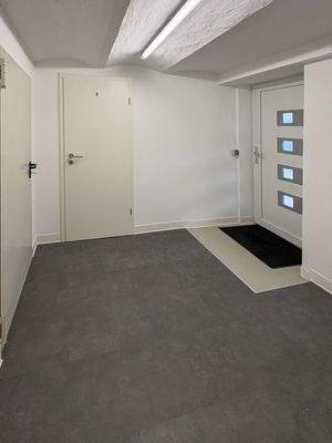 Flur Einliegerwohnung und Eingang