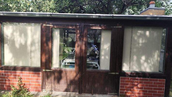 Partyhaus Seitentür