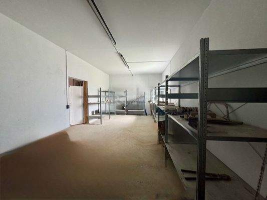 hinterer, separater Lagerraum mit ca. 29 m²