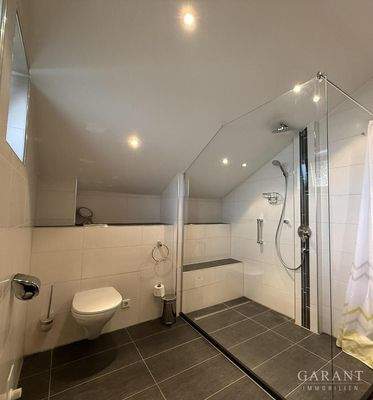 Bad, mit ebenerdiger Dusche