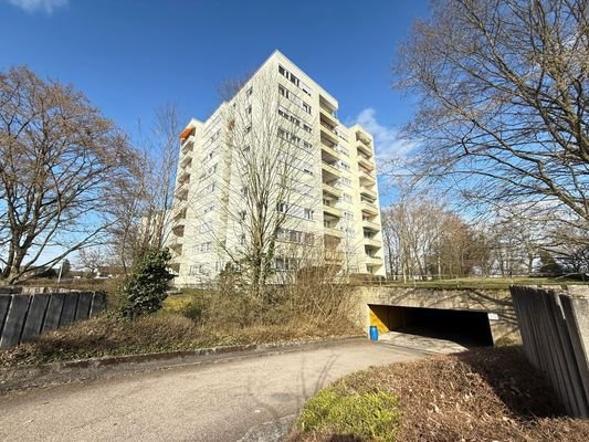 Einfahrt Garage