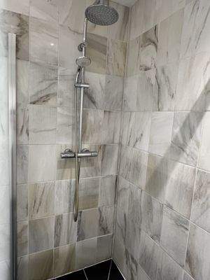 Dusche mit Regenschauer