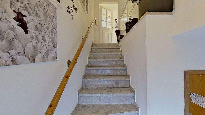 Aufgang ins Obergeschoss