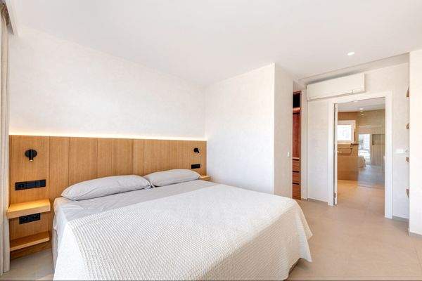 Master-Schlafzimmer mit Bad en-suite