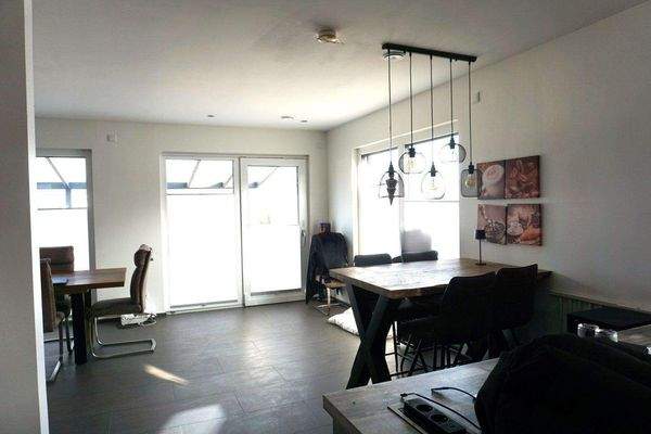 Blick in den Essbereich.JPG