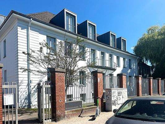 Aussenansicht Gebäude.jpg