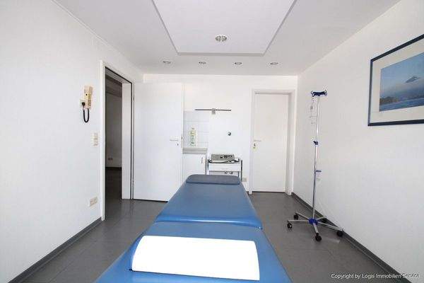 Behandlung/Büro