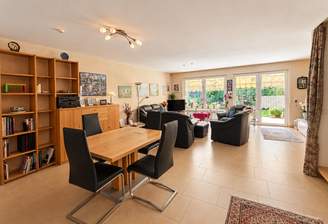 Wohn und Esszimmer