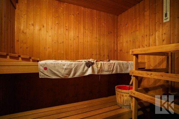 ...Sauna,...