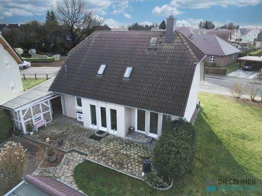 Gartenansicht mit Terrasse