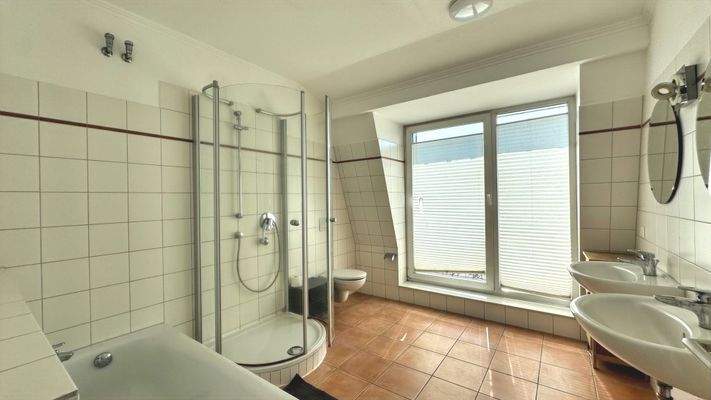 Badezimmer Dachgeschoss