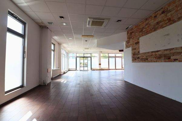 Blick zum Eingang, Bild 2 von 2