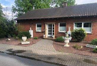 Hausansicht von der Straße