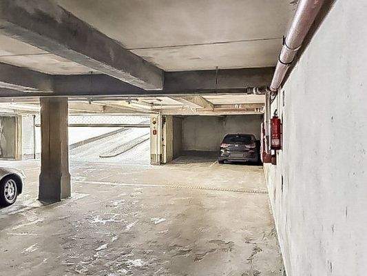 Tiefgaragenstellplatz