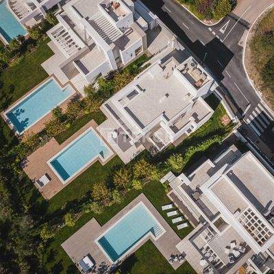 Natural Setting Views Villas in a Popular Area of Estepona