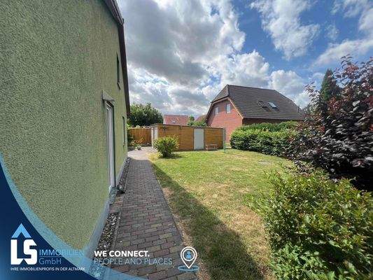 Seitenansicht aus dem Garten