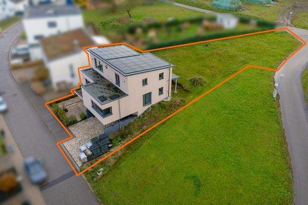 Luftansicht mit ungefährer Grundstücksmarkierung