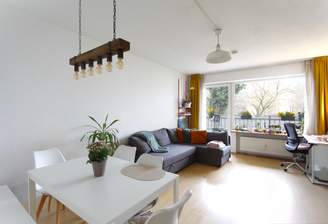 ...viel Licht und Zugang zur Süd-Loggia...