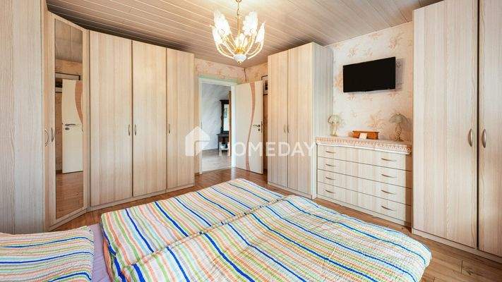 1. OG Schlafzimmer 2 2