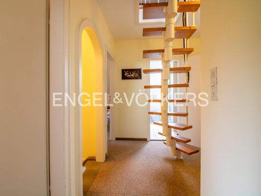 Raumspartreppe ins DG