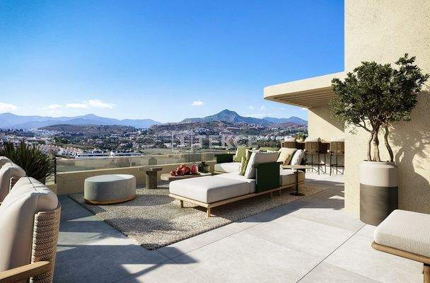 Flats with Spacious Terraces and Pools in Estepona New Golden Mile