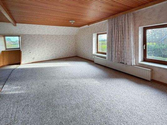 9. Großer Wohnbereich Obergeschoss.jpg