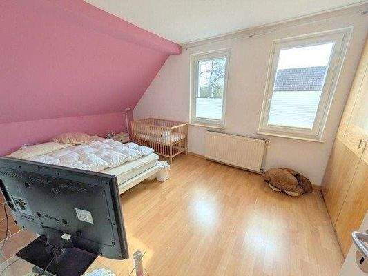 Schlafen OG, mit begeh- und beheizbaren Kleiderschrank