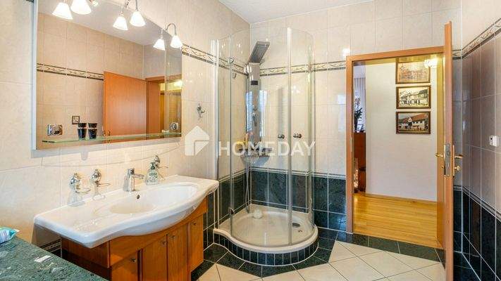 1. OG Badezimmer 1 2