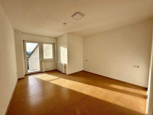 1. Zimmer mit Balkon