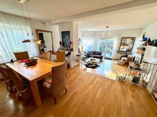 B4 Wohn- Esszimmer.jpg