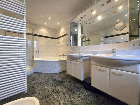 en suit Badezimmer, Vollbad 