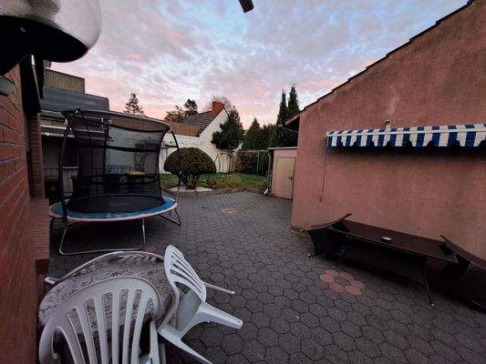 Terrasse unf Gemeinschaftsgarten.jpg