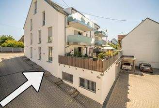 Gebäuderückseite / Terrasse