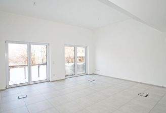 Wohnen_Essen mit Balkonzugang