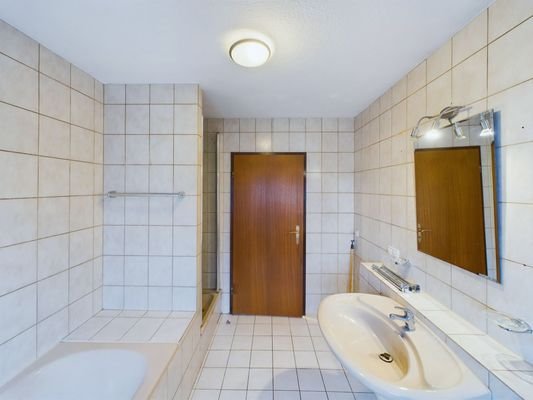 Badezimmer DG.