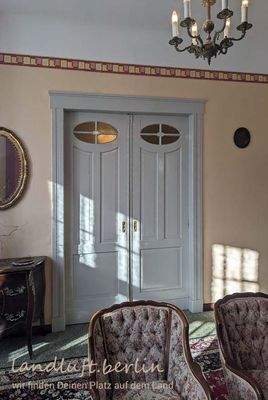 Flügeltür zum Erkerzimmer 2, geschlossen.jpg