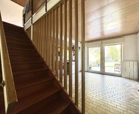 EG Esszimmer/ Treppe OG