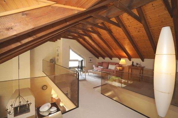 Empore Teilansicht 3