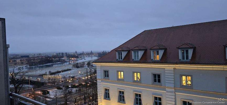 Die Aussicht vom Penthouse auf Dresden
