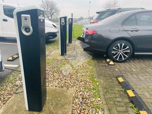 Ladesäulen für 6 Fahrzeuge